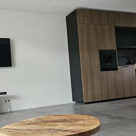 Tamara Alloggio in famiglia *